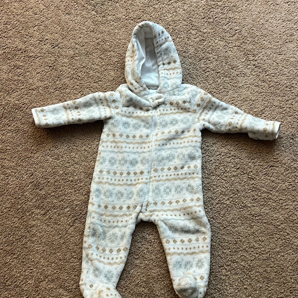 Baby girl footie Pajamas 6-9 months